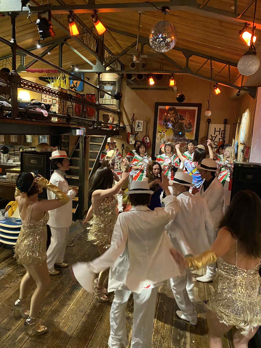 一年間有難うございました！来年もサンバショーとサンバレッスンで皆様を幸せにします！